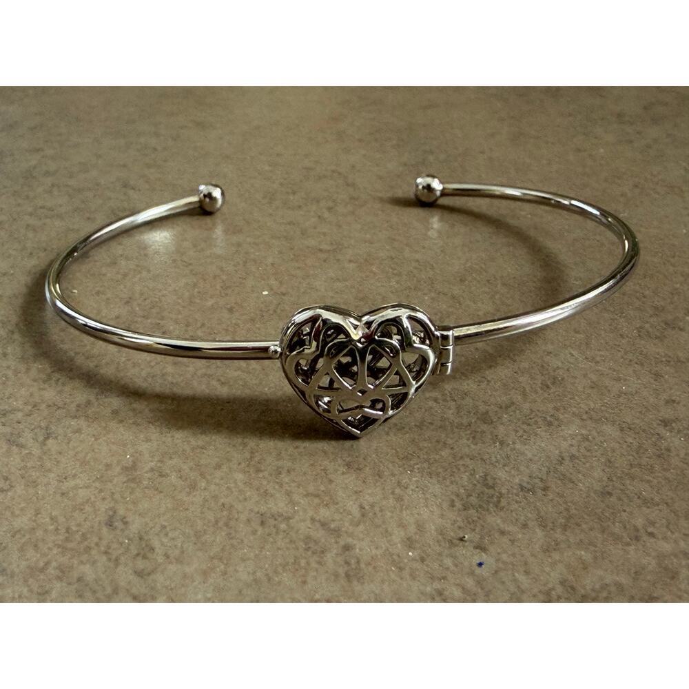 Sterling Silver Cuff Bangle Bracelet w/ Decrative Heart‎